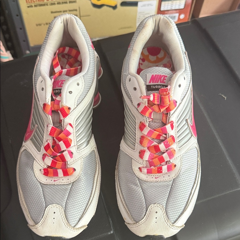 Nike Women's White and Pink Sneakers turbo 8
